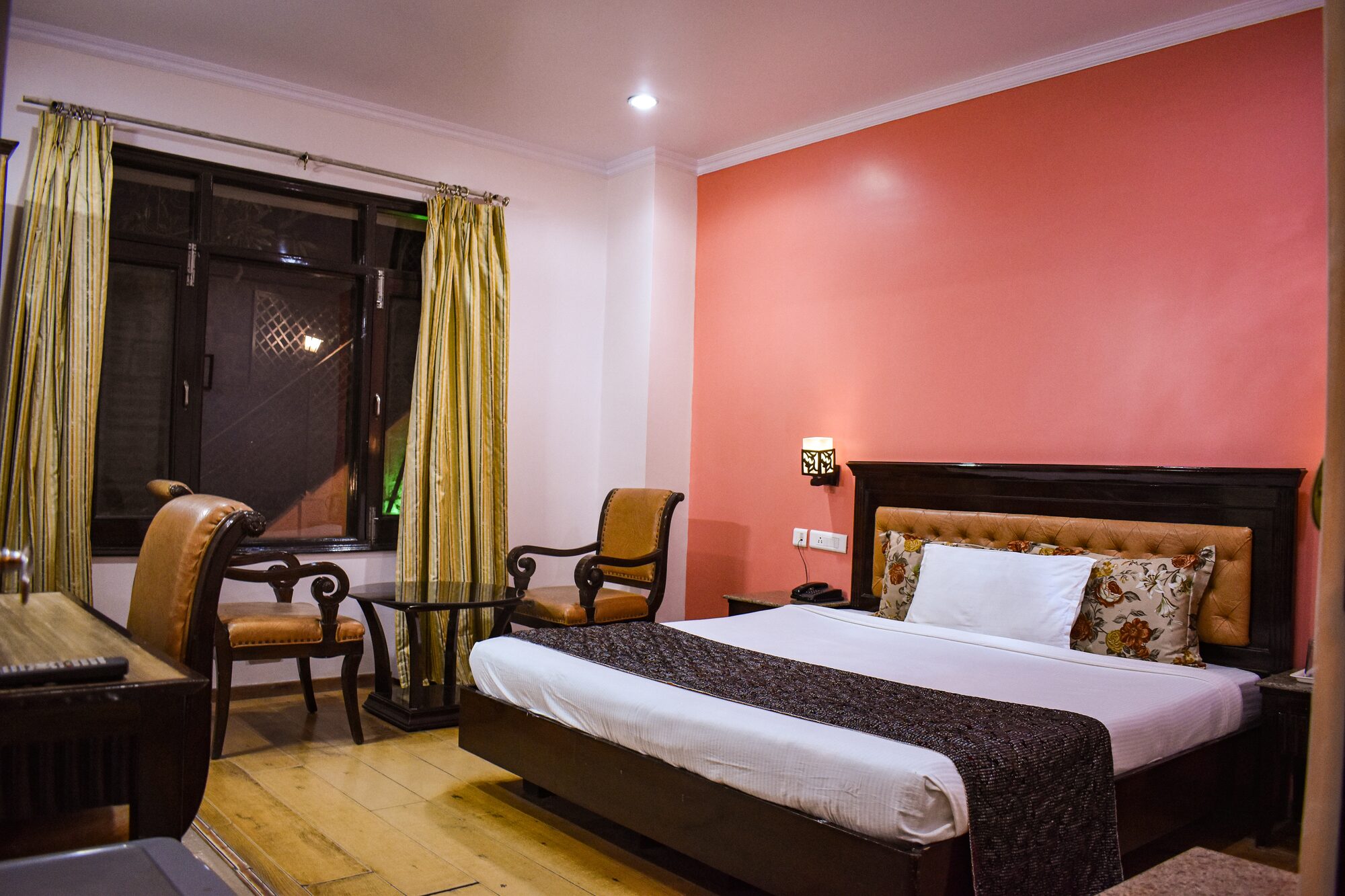 Deluxe Room - View 6