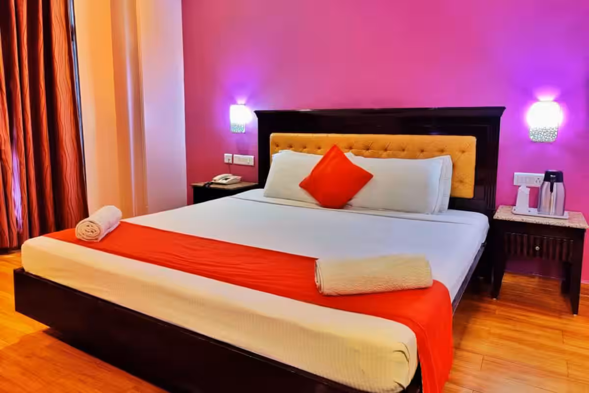 Deluxe Room - View 2